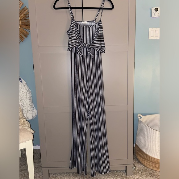 Ardene Jumpsuit - Picture 3 of 5